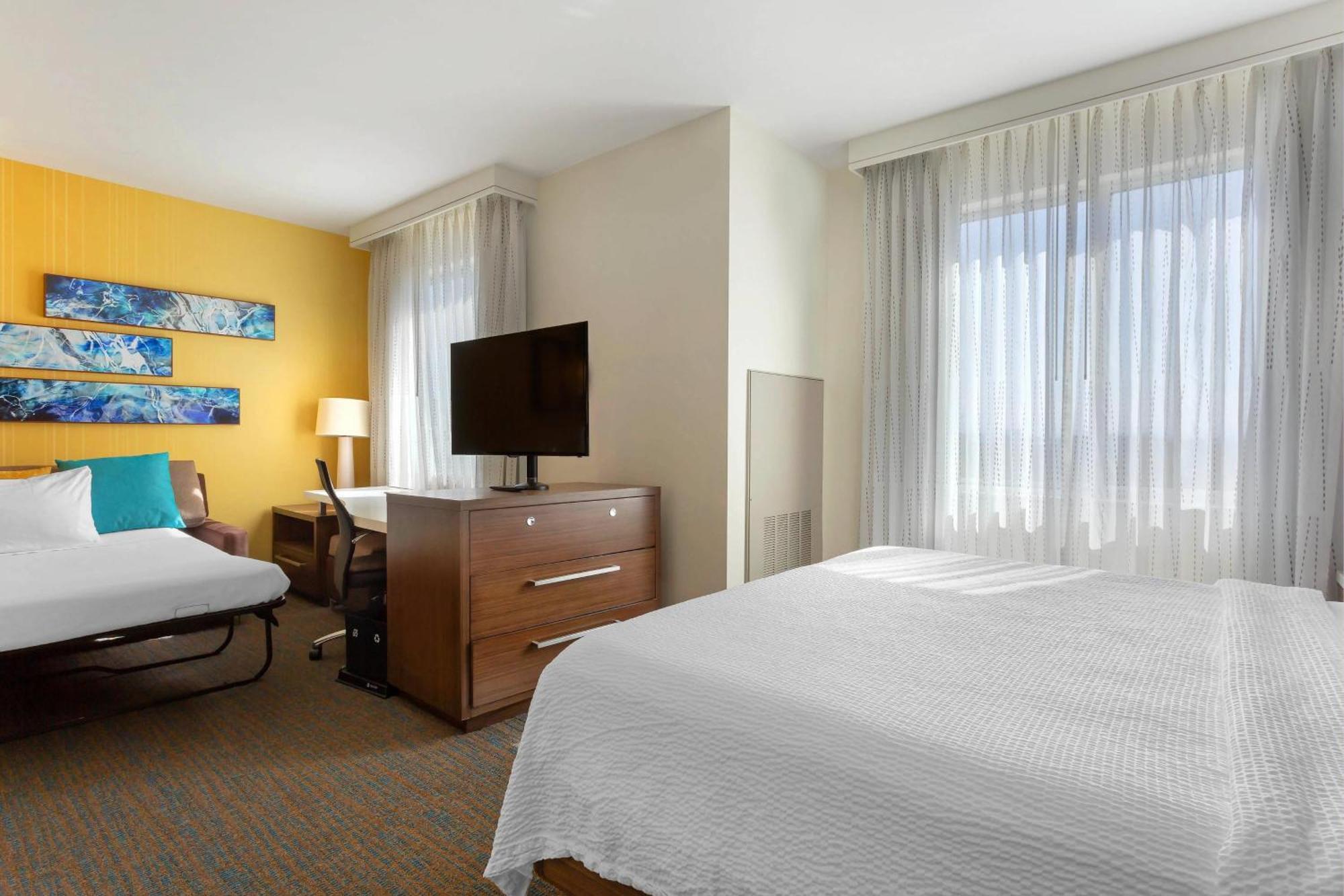 By Marriott Meadowlands Hotel Secaucus