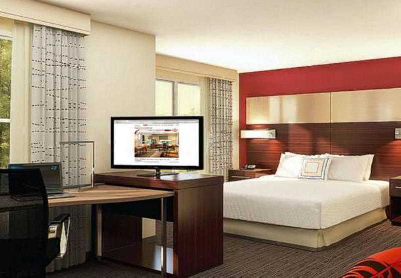 Hotel By Marriott Meadowlands 3*