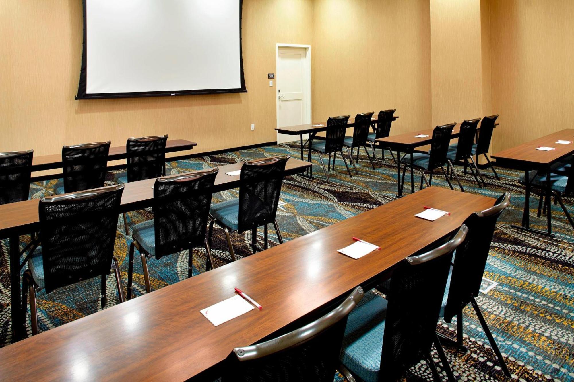 By Marriott Meadowlands 3*