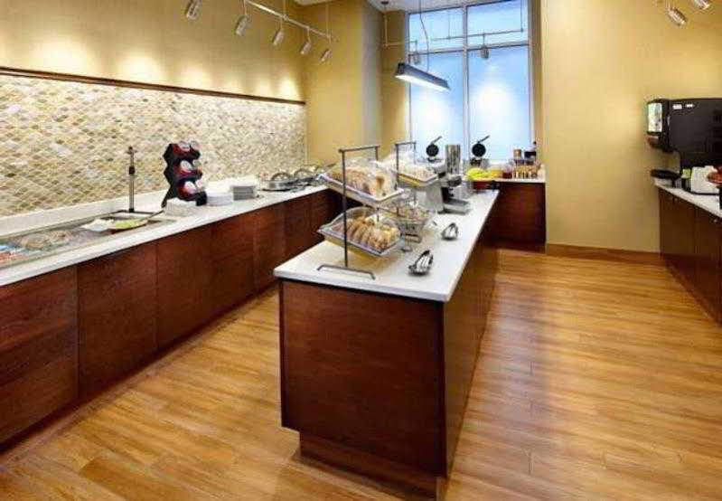 By Marriott Meadowlands Hotel 3*